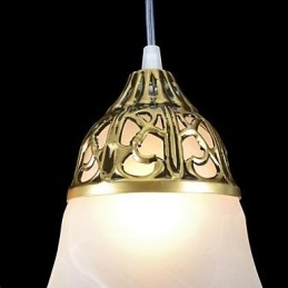 قلادة برونزية بثلاثة مصابيح من زجاج المواريه الكلاسيكي الأوروبي