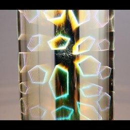 مصباح معلق مطلي بالكروم من Dream Laser محفور بالليزر على شكل حرف L