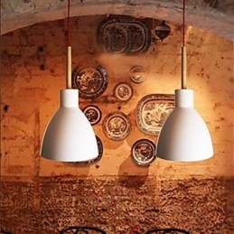 ثريا صغيرة الحجم بتصميم عصري معدني