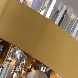 ثريا زجاجية فاخرة بتصميم حديث