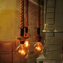 ثريا صغيرة الحجم بتصميم كلاسيكي تقليدي من الزجاج
