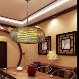 مصباح معلق مزخرف من الخيزران مريح بصريًا