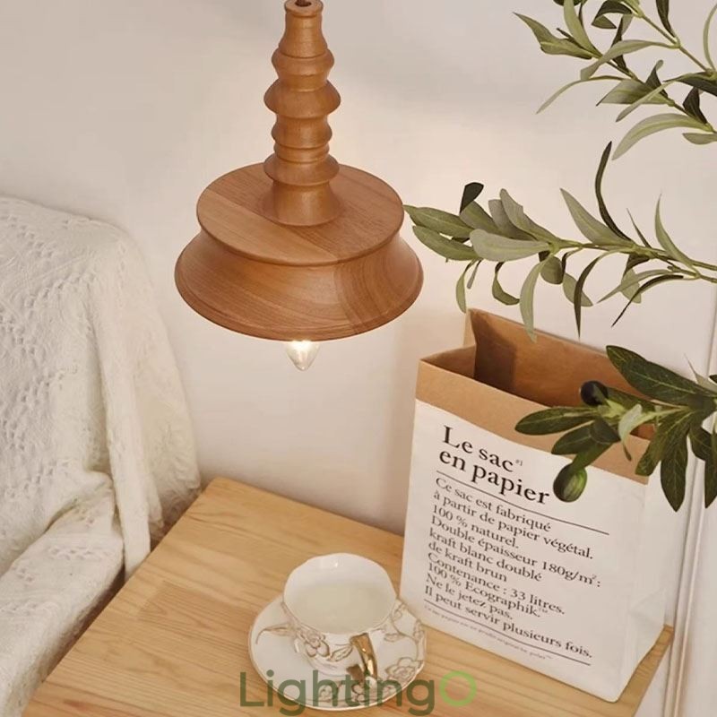 مصباح معلق عتيق من خشب المطاط