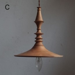 مصباح معلق عتيق من خشب المطاط