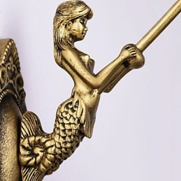 مصباح حائطي من الحديد المطاوع بتصميم ريفي أوروبي متوسطي متعاقد عليه مع شركة إنارة زجاجية
