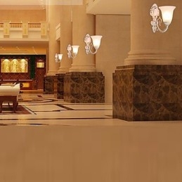 تتميز مصابيح الحائط الصغيرة ذات الإضاءة المنخفضة بتصميم حديث معاصر ريفي على طراز النزل الريفي