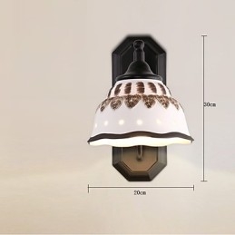 تتميز مصابيح الحائط الصغيرة ذات الإضاءة المنخفضة بتصميم حديث معاصر ريفي على طراز النزل الريفي