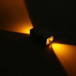 مصباح حائط متعدد الألوان بثلاث ميزات مبتكرة لإضاءة محيطة صغيرة الحجم