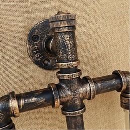 مصباح حائطي على شكل بار مطعم أمريكي مع مفتاح وأنابيب مياه وزجاجات نبيذ، باللون الرمادي
