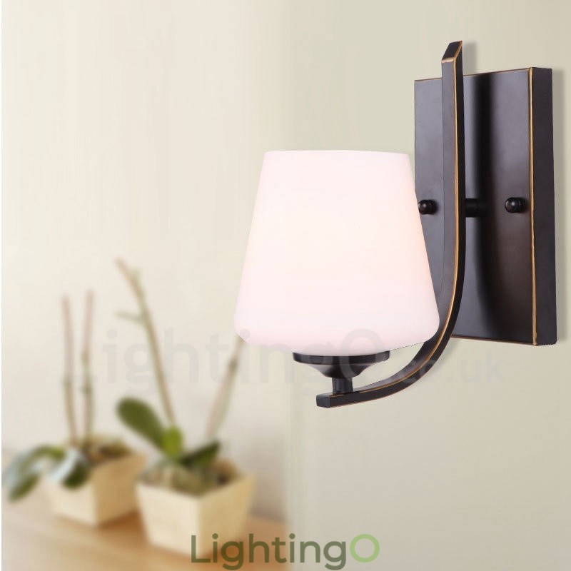 شمعدانات حائط داخلية تقليدية بإضاءة فردية