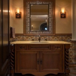 مصباح حائط خشبي عتيق على الطراز الصناعي بمصباح واحد لمطعم Wind Bar Loft Coffee Bar