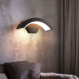 مصباح حائط هلالي مقاوم للماء بتصميم بسيط من الألومنيوم للحديقة