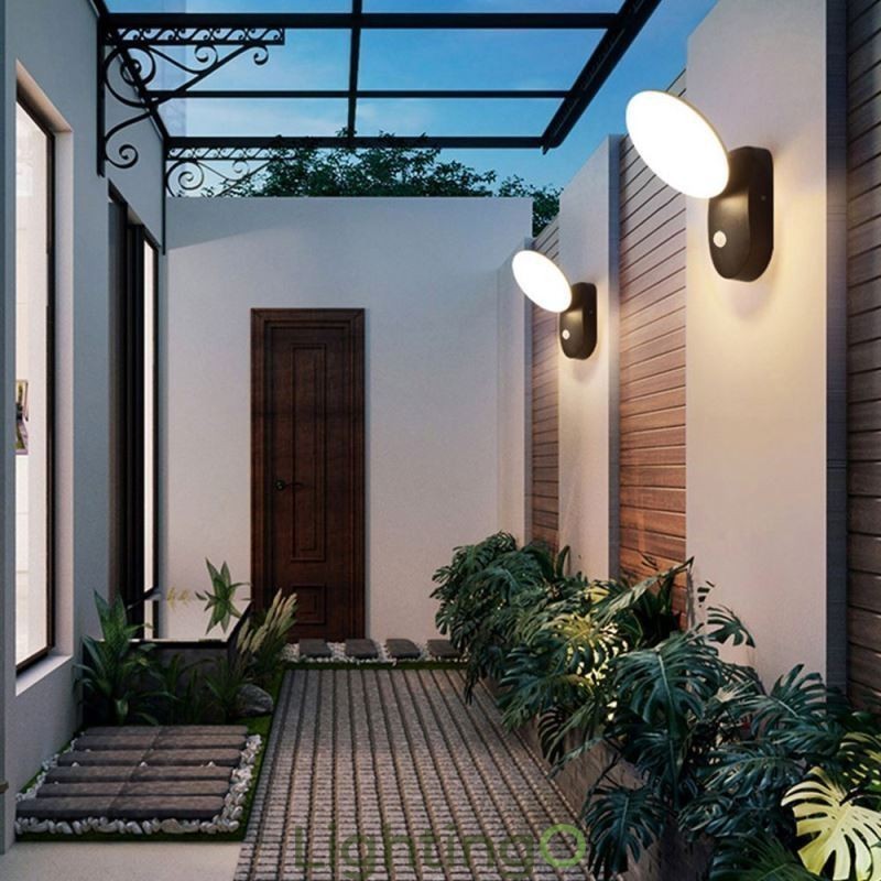 مصباح حائط هلالي مقاوم للماء بتصميم عصري وبسيط من الألومنيوم للحديقة