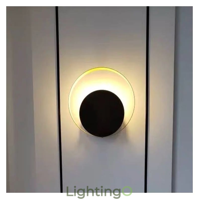 مصباح حائط بتصميم عصري، مصباح حائط دائري أسود، مصباح إبداعي بجانب السرير