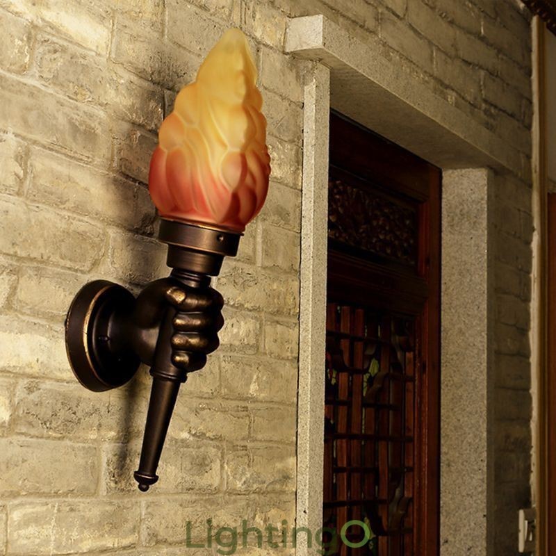 مصباح حائط خارجي بتصميم أوروبي عتيق مقاوم للماء على شكل شعلة