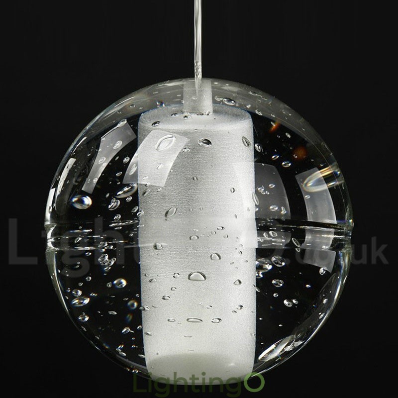 مصباح معلق على شكل كرة بلورية من تصميم Creative Engineering Stage